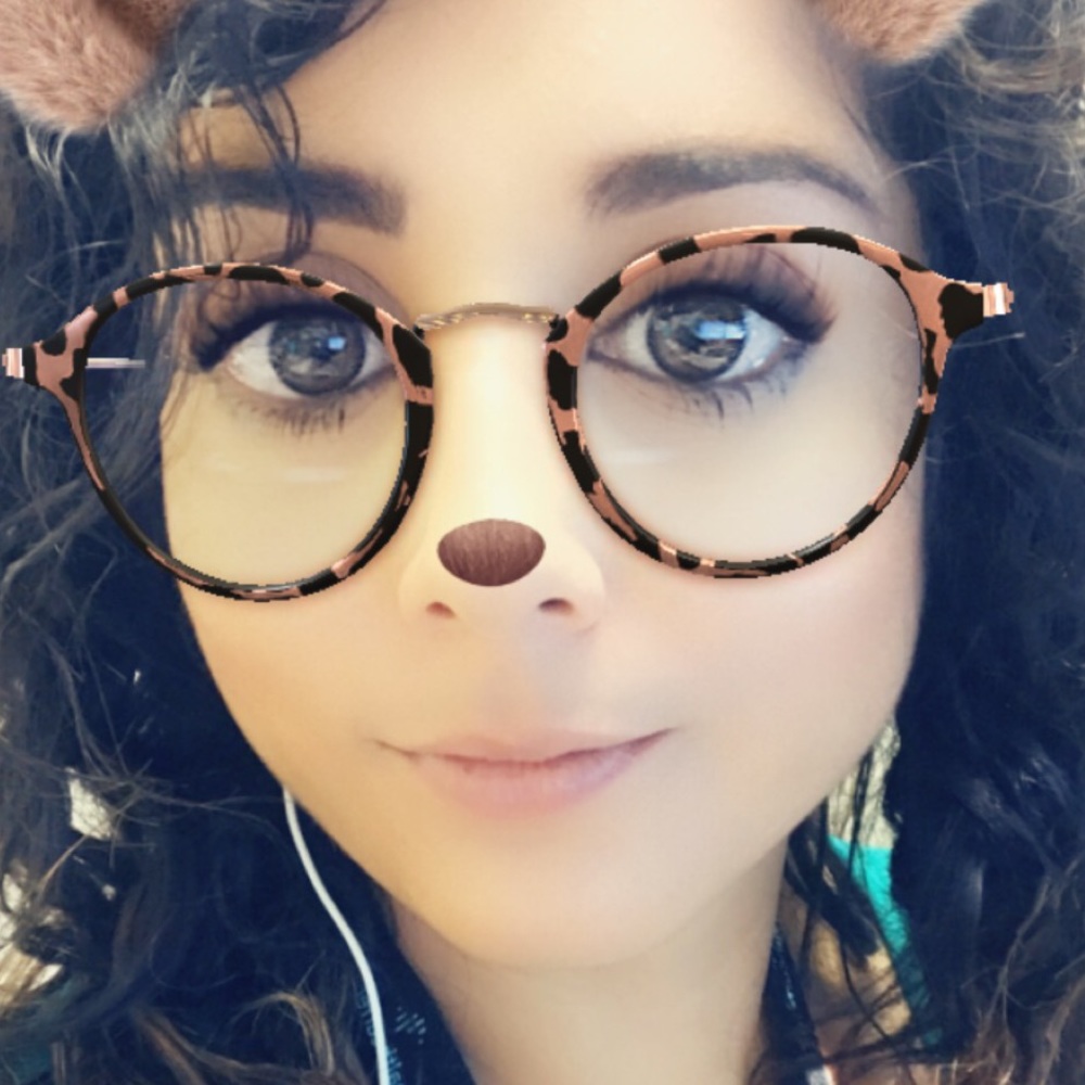 Meet your Posher, Ana